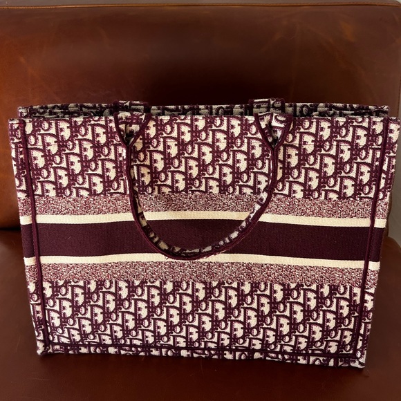 Dior Burgundy and Cream Logo Tote - Picture 2 of 3